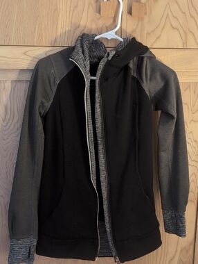 Lululemon Black and Charcoal Zip Hoodie with Knit Trim